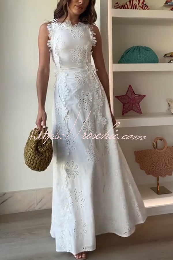 Mairi Embroidery Hollow Fabric Delicate Flower Trim Side Lace-up Maxi Dress