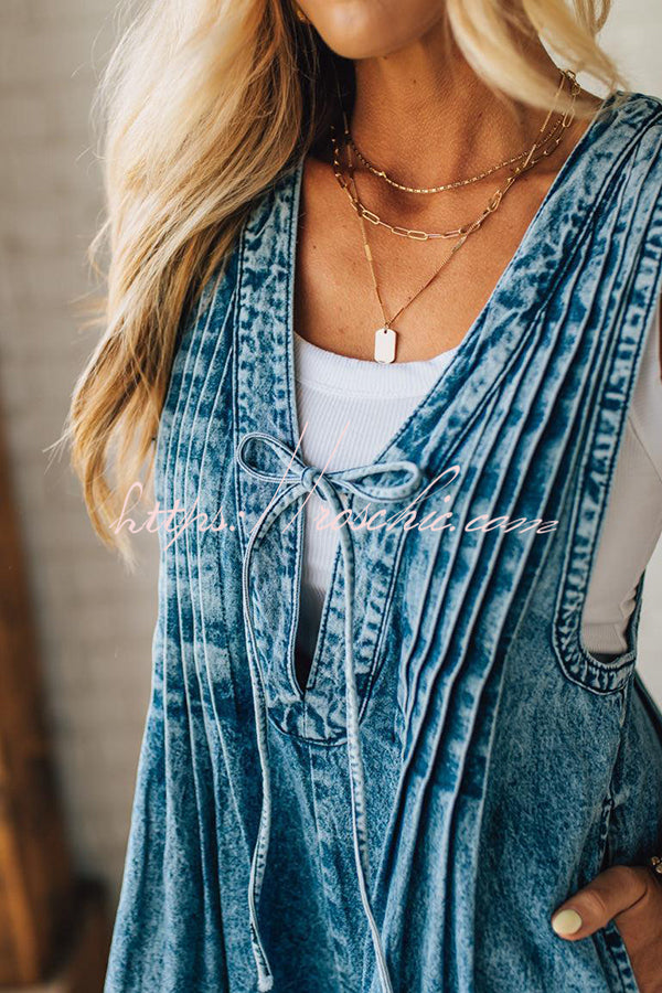 Fashionable and Casual Sleeveless V-neck Lace-up Loose Pocket Jumpsuit