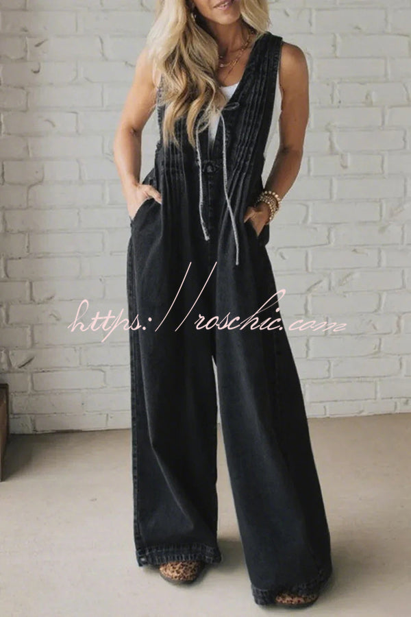 Fashionable and Casual Sleeveless V-neck Lace-up Loose Pocket Jumpsuit