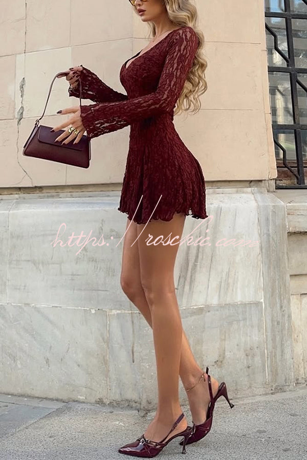 Fashionable Lace Long-sleeved V-neck Slim-fit Mini Dress