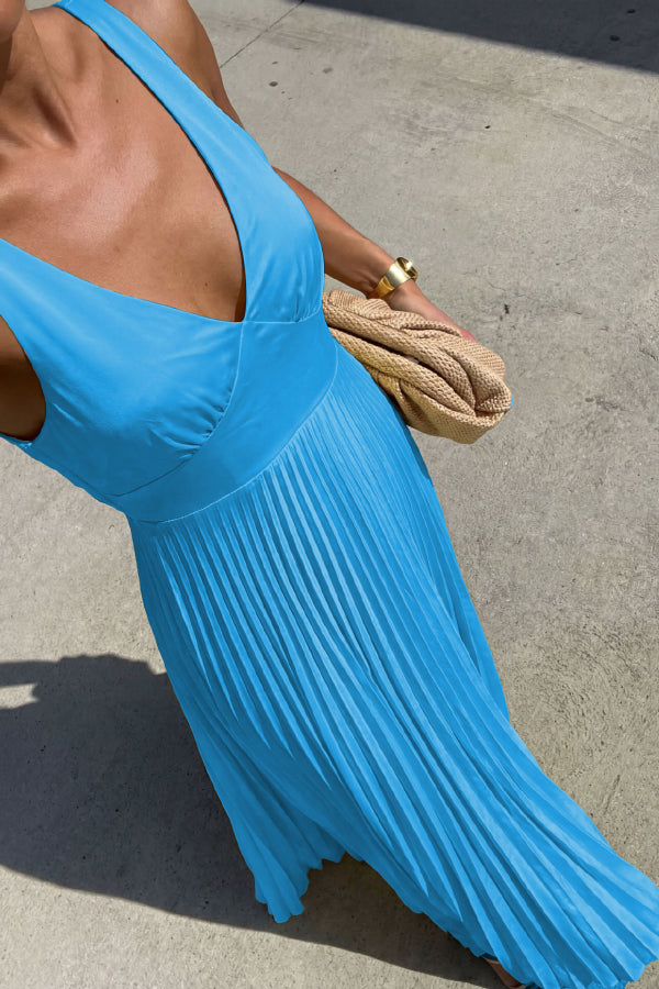 Solid Color V-neck Sleeveless Fitted Waist Backless Pleated Maxi Dress – roschic