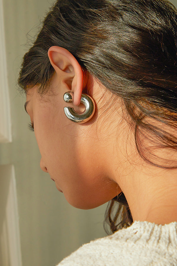Fashionable C-shaped Niche Earrings