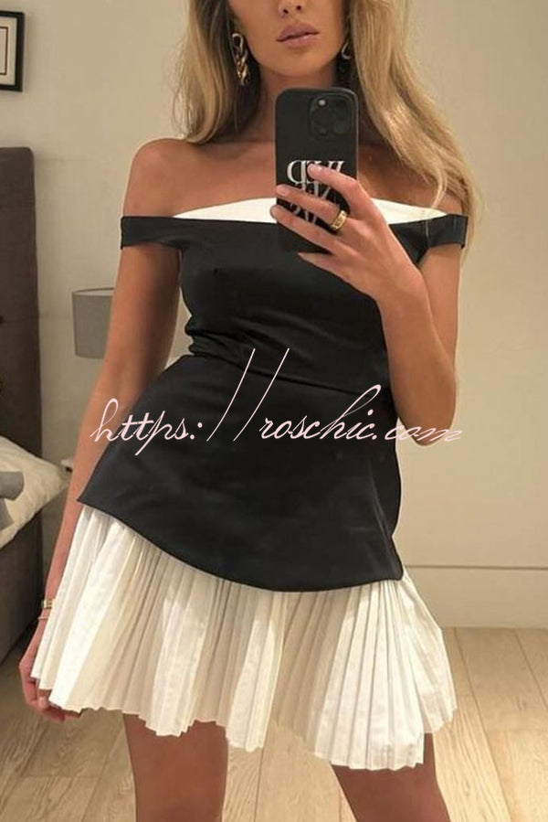 Love Unscripted Patchwork Off-shoulder Sleeveless Pleated Mini Dress