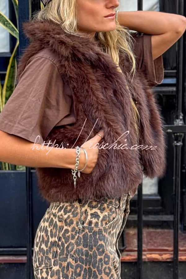 Stylish Collared Sleeveless Short Faux Fur Vest