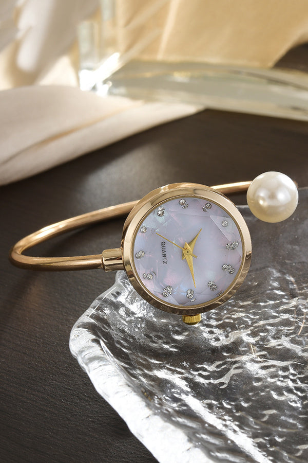 Fashionable Mother-of-Pearl Diamond Pointer Bracelet Watch