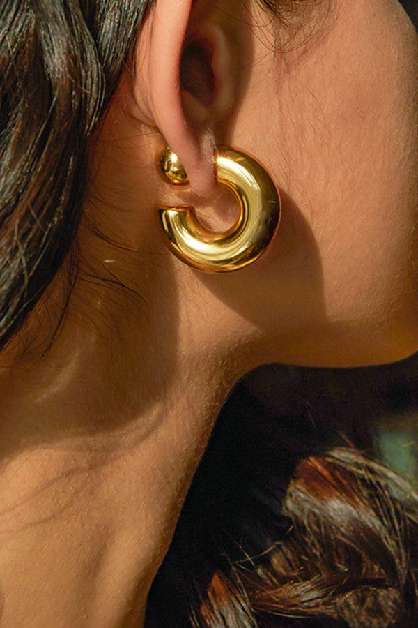 Fashionable C-shaped Niche Earrings