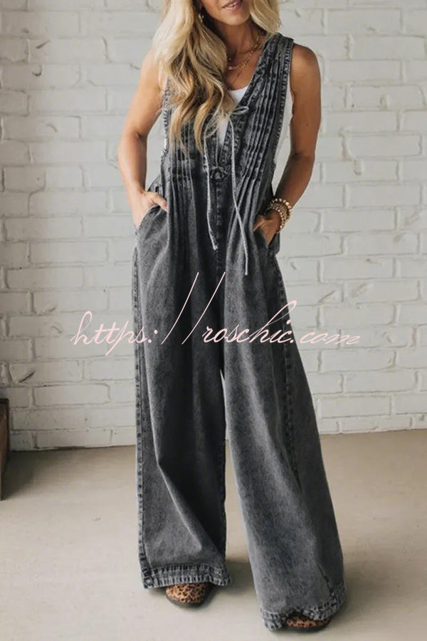 Fashionable and Casual Sleeveless V-neck Lace-up Loose Pocket Jumpsuit